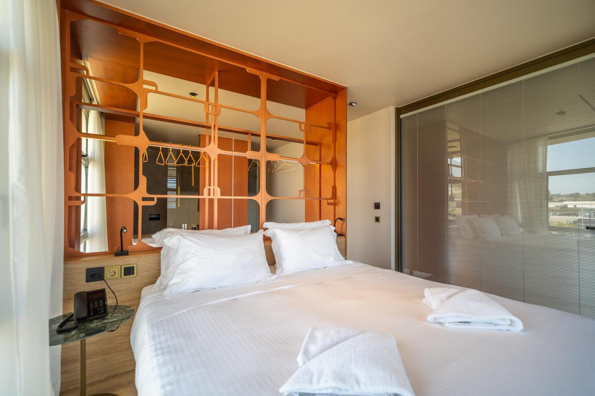 Oniros Residences ソウダ エクステリア 写真